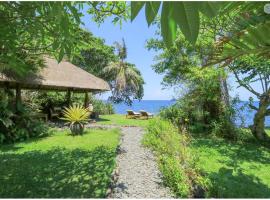 Palm Beach Villas Bali, hotell i Singaraja