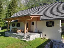 Holiday home by the emerald river, hotel din Soča