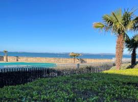 NOUVEAU Appartement Belle Vue Mer, hotel u gradu 'Douarnenez'