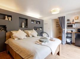 Bed & breakfast Duna met hammam, jacuzzi, sauna, hotel i Koksijde