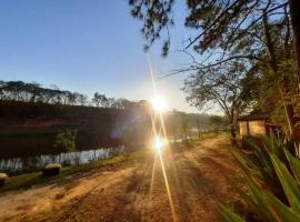 Venda ou Locação Chalé Térreo Camping Carrion ITÚ!!, hotel a Itu