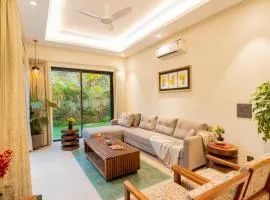 ELIVAAS 4 BHK with Pvt Pool & Garden - Laguna Quest