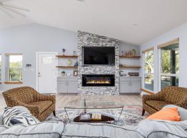 Casa Mariposa Newly Renovated Firepit*Fireplace*Great Deck*Pets Welcome!, hotel em Bee Cave