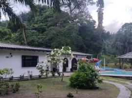 Centro Vacacional Campestre La Sabrina, hotel u gradu 'Villeta'