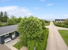 Cozy Home In Slagelse With Kitchen