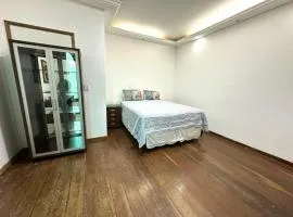 Mini Loft com 02 quartos e banheiro no Centro com garagem - próx à Orla