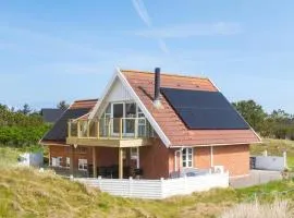 4 Bedroom Stunning Home In Fanø