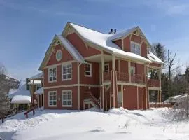 Les Eaux Tremblant Classic Chalet Pool & Jacuzzi