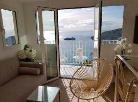 73 CORNE D OR - Duplex plein SUD, VUE MER, BALCON, hotell sihtkohas Villefranche-sur-Mer