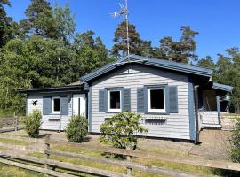 Swedish Forest house, hotel in Blentarp