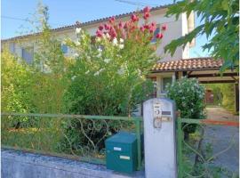 Maison jardin spa a Bordeaux, hotel i Mérignac