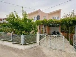 Holiday house with a parking space Kastel Stafilic, Kastela - 23408