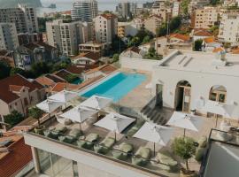 Infinity Hotel & More, hotell i Budva