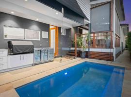 Redcliffe CBD Family Beach House, ξενοδοχείο σε Redcliffe