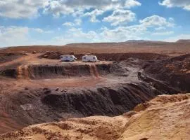 Glamping Caravans In the Crater- גלמפינג קרוואנים במכתש