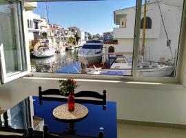 Waterside Apartment - Two Bedroom, hôtel à Empuriabrava