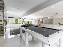 3M Hollywood Modern Oasis