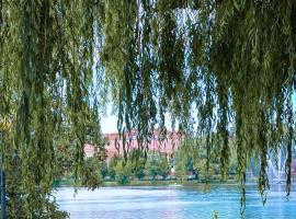 Domek Mały Jeziorak, hotel v destinaci Iława