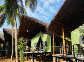 Athgira River Camping - Udawalawe, hotell sihtkohas Udawalawe