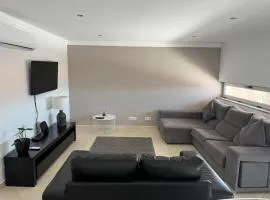 Modern 2 Bed Apartment 5km Carvoeiro