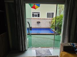 Duplex Inteiro com Piscina , Sauna & Churrasqueira, cabaña o casa de campo en Nova Friburgo