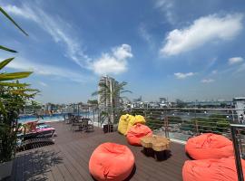 Luxe Paradise Premium Hotel, hotell i Hanoi