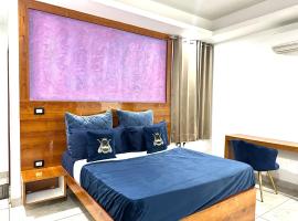 luxury room on NH8 near hero honda chowk gurgaon, Hotel in Gurgaon