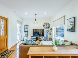 Glen Waverley 3BRM Vacation Home FreeParking Netflix, hotel di Glen Waverley