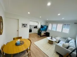 Coogee Sunrise - 2 Bed Apt with Work Desks and Balcony