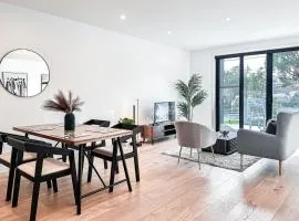 Brand New Modern 3br2ba Townhouse Glen Waverley