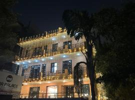 17 BHK entire villa best for marriages near Hong Kong bazaar, коттедж в Гургаоне