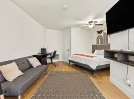 Modern Studio Apartment near Merrimack Park