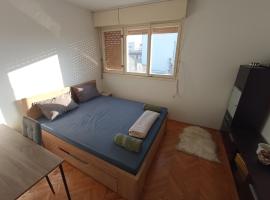 Room in Apartment - Rooms in a shared condo by Zadar Oldtown, готель у Задарі