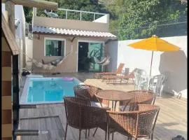 Casa com piscina. A 5 minutos da praia de Jauá