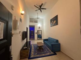 three bedroom tarraced house - RainaHomestay Pasir Gudang, хотел в Пасир Гуданг