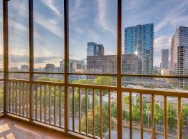 Walkable Downtown Atlanta Condo with Private Balcony, hotel en Atlanta