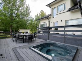 Viesnīca Villa Gaia! - Luxury villa with jacuzzi and beach next to trainstation 10 minutes to Tampere city! 1,5 hours to Helsinki Tamperē