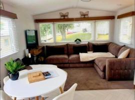 Devon Bay Holiday Home Fresh Bright Rental, hotel i Torquay