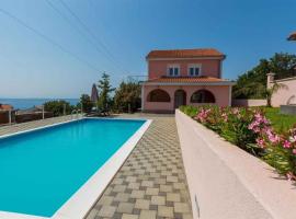 Villa with pool, large garden and beautiful sea view by TRAVELER tourist agency Krk - ID 2210, hotel v destinaci Crikvenica