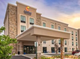 Comfort Inn & Suites Jacksonville - Orange Park Near Naval Air Station, готель у місті Джексонвілл