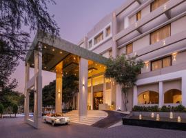 Essentia Luxury Resort & Spa Udaipur, hotel di Udaipur