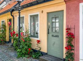 Amazing Home In Ystad With Kitchen, hôtel à Ystad