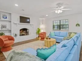 Tally's Sapphire Sleeps12 near FSU, Capitol, Golf Club with Game Room, Projector and Patio