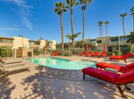 Scottsdale Condo with Pool Walk to Old Town!, hotel v destinácii Scottsdale