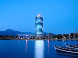 Wyndham Grand Izmir Ozdilek Thermal & Spa، فندق في إزمير