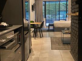 Spacious Studio In Sandton, Johannesburg: Johannesburg şehrinde bir otel