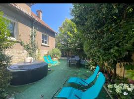 Villa T5 avec Jacuzzi proche centre ville Darcy, hotel a Digione