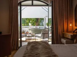 Le Petit Manoir Boutique Hotel