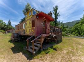 Little Red Caboose, hôtel à Oakhurst