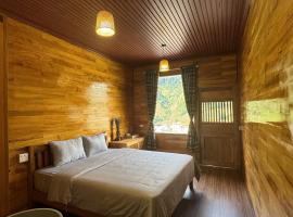 Chiba Ecolodge Mù Cang Chải: Mù Cang Chải şehrinde bir otel